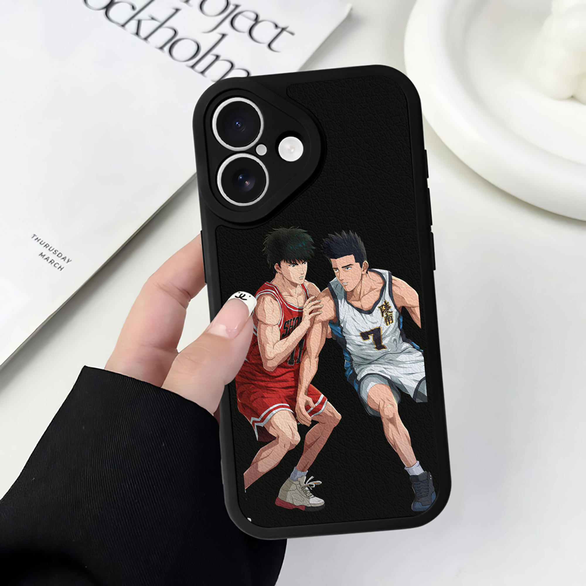 （画像用） SLAM DUNK／スラムダンク 【iPhone 16シリーズ対応】シリコンスマホケース（レザー調） 材質：シリコン